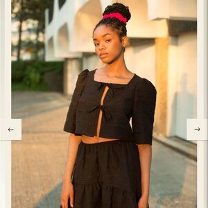 BNWT A Bronze Age Black Crinkle Tie Top